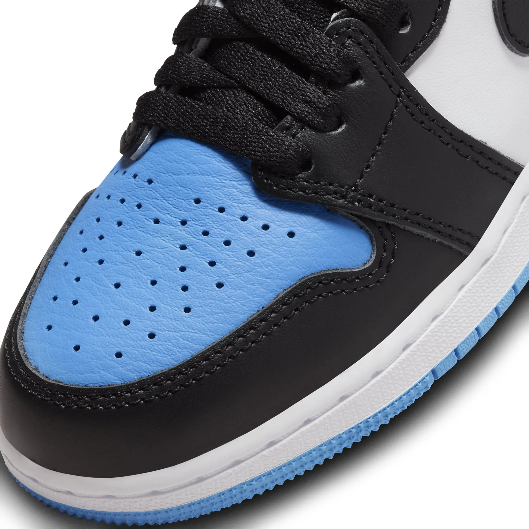 Air Jordan 1 Retro High OG UNC Toe (GS) - Buy Online Now!