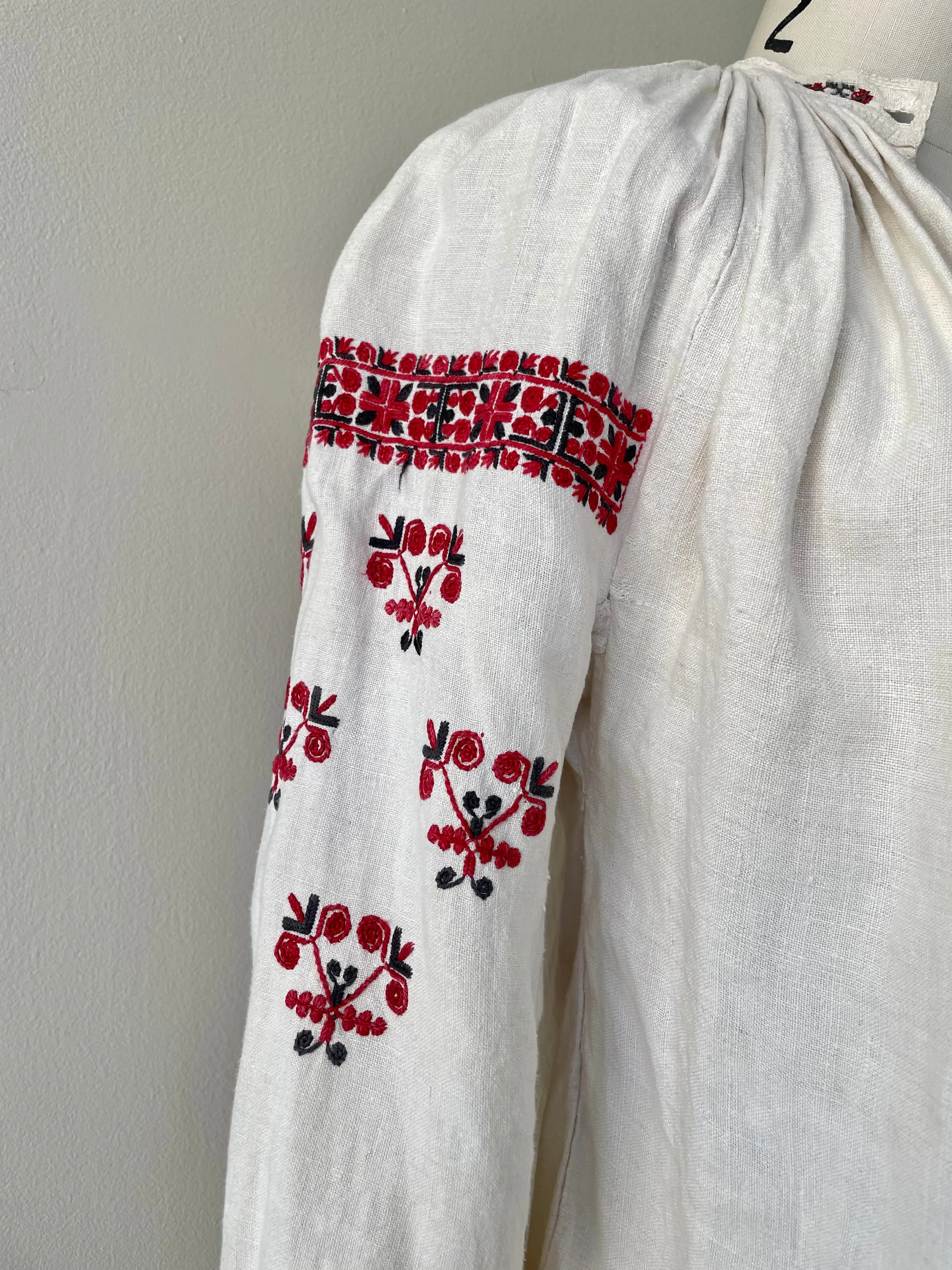 Balkan Folk Blouse 1930s - Traditional Clothing | Vintage Style