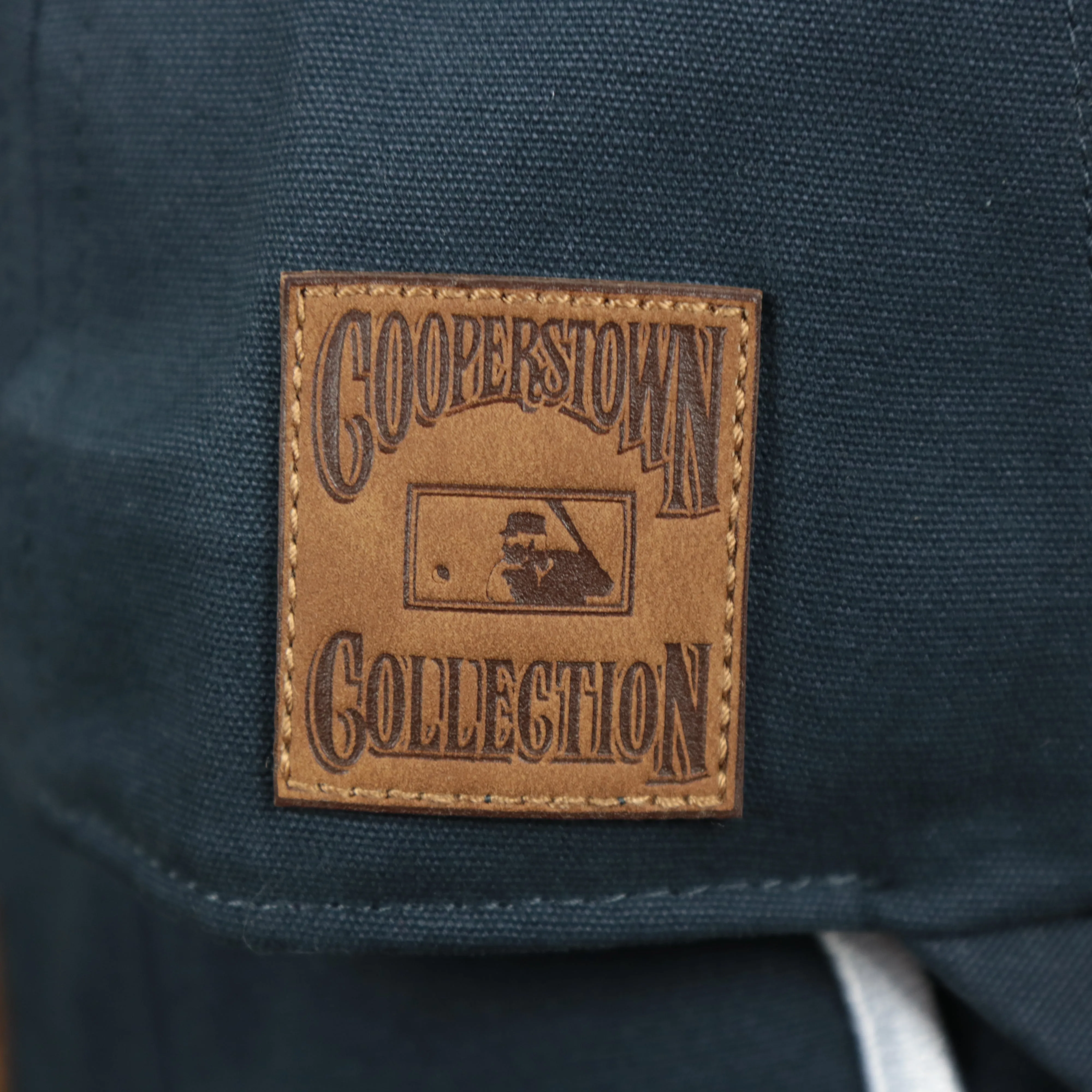 Cooperstown Collection New York Yankees Side Patch Leather Brown Undervisor Vintage Navy Dad Hat