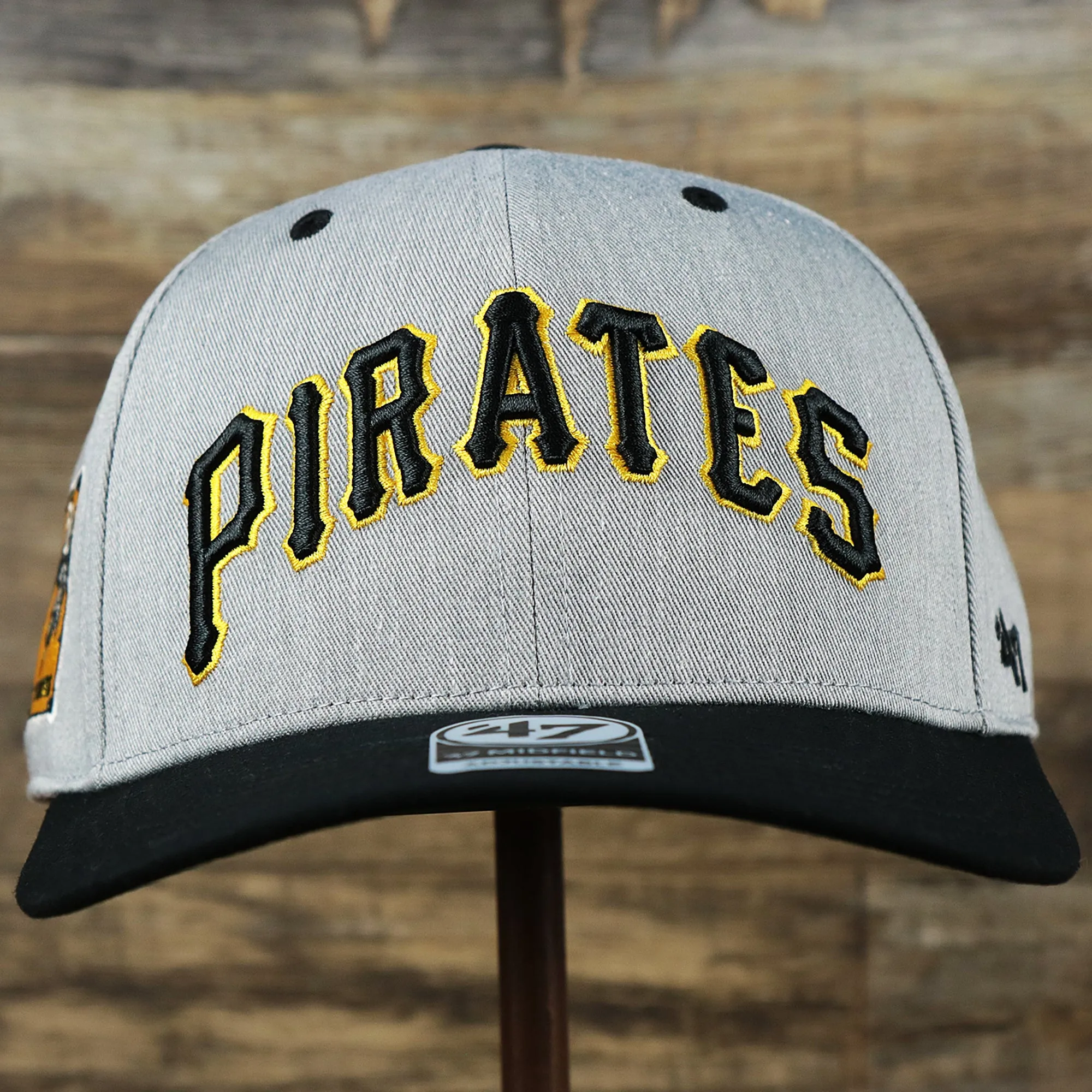 Cooperstown Pittsburgh Pirates Wordmark  Green Bottom 1980s Logo Pirates Side Patch Dad Hat in Gray - Buy Online