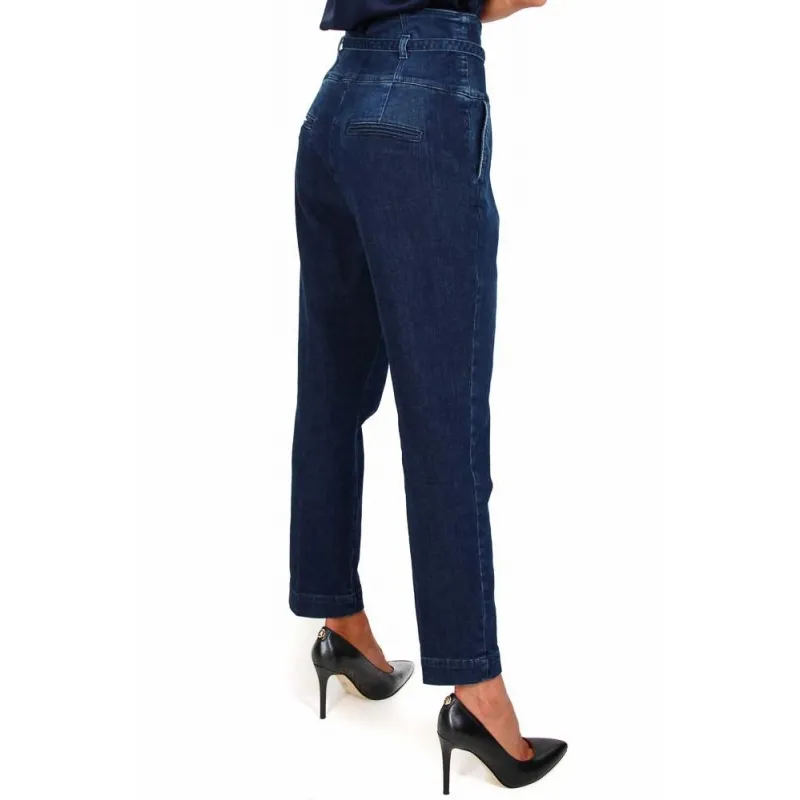 High-waisted denim jeans with bustier and American style pockets, blue.