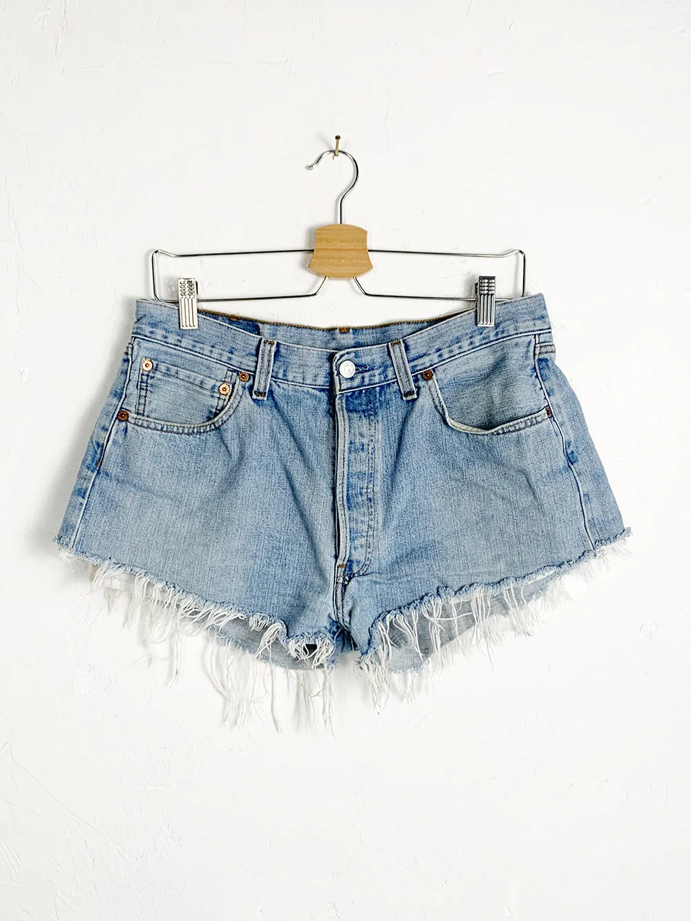 Levi's 501s cut offs | Short shorts