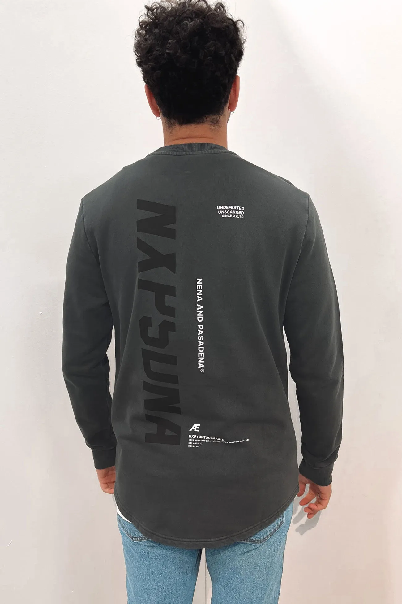 Linear Dual Curved Sweater Pigment Asphalt