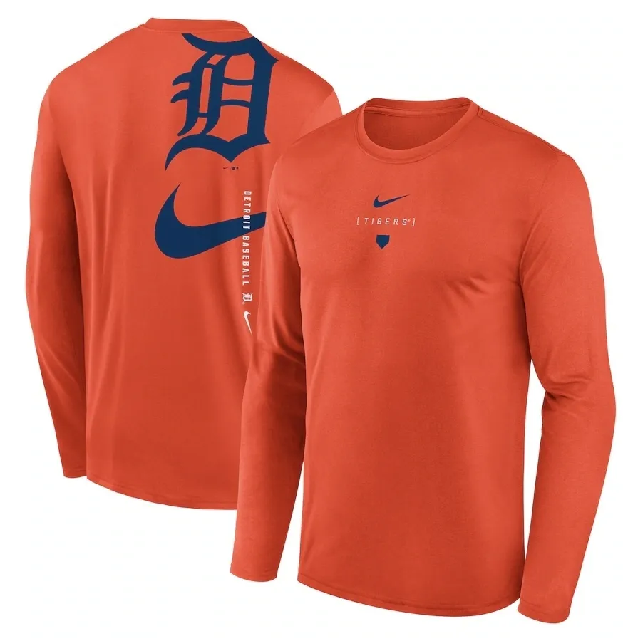 Nike Crew Neck Long Sleeve T-Shirt with Logo