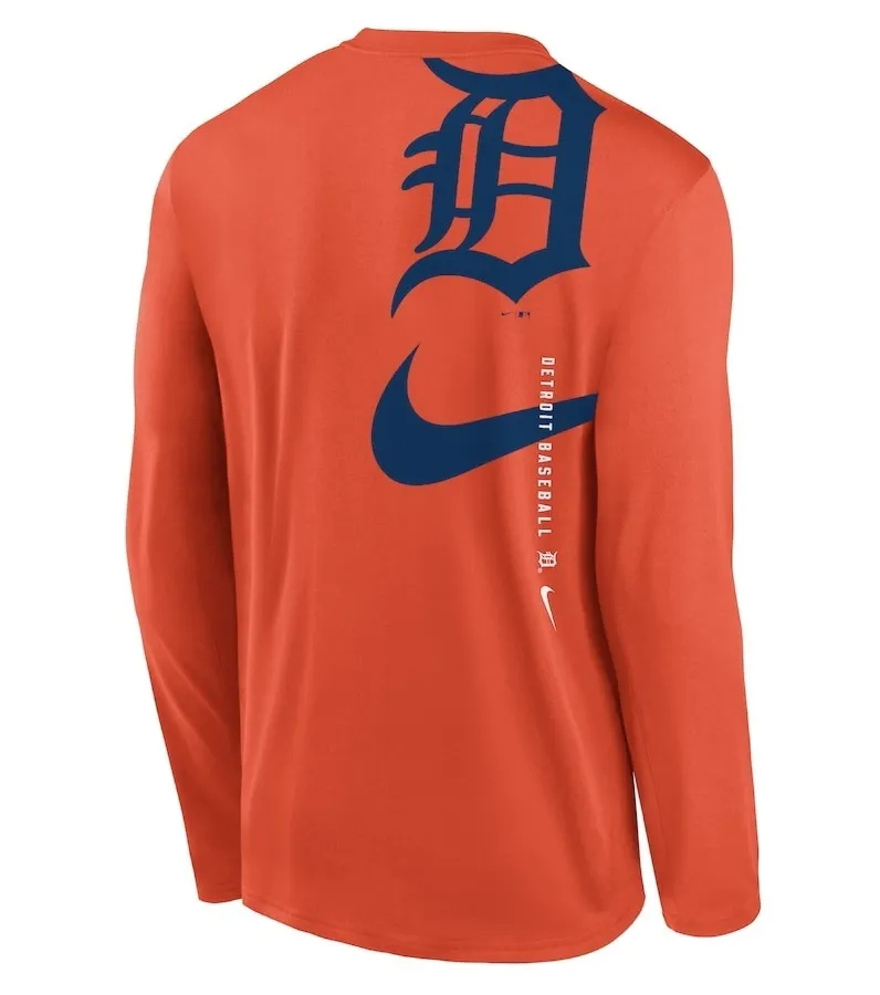 Nike Crew Neck Long Sleeve T-Shirt with Logo