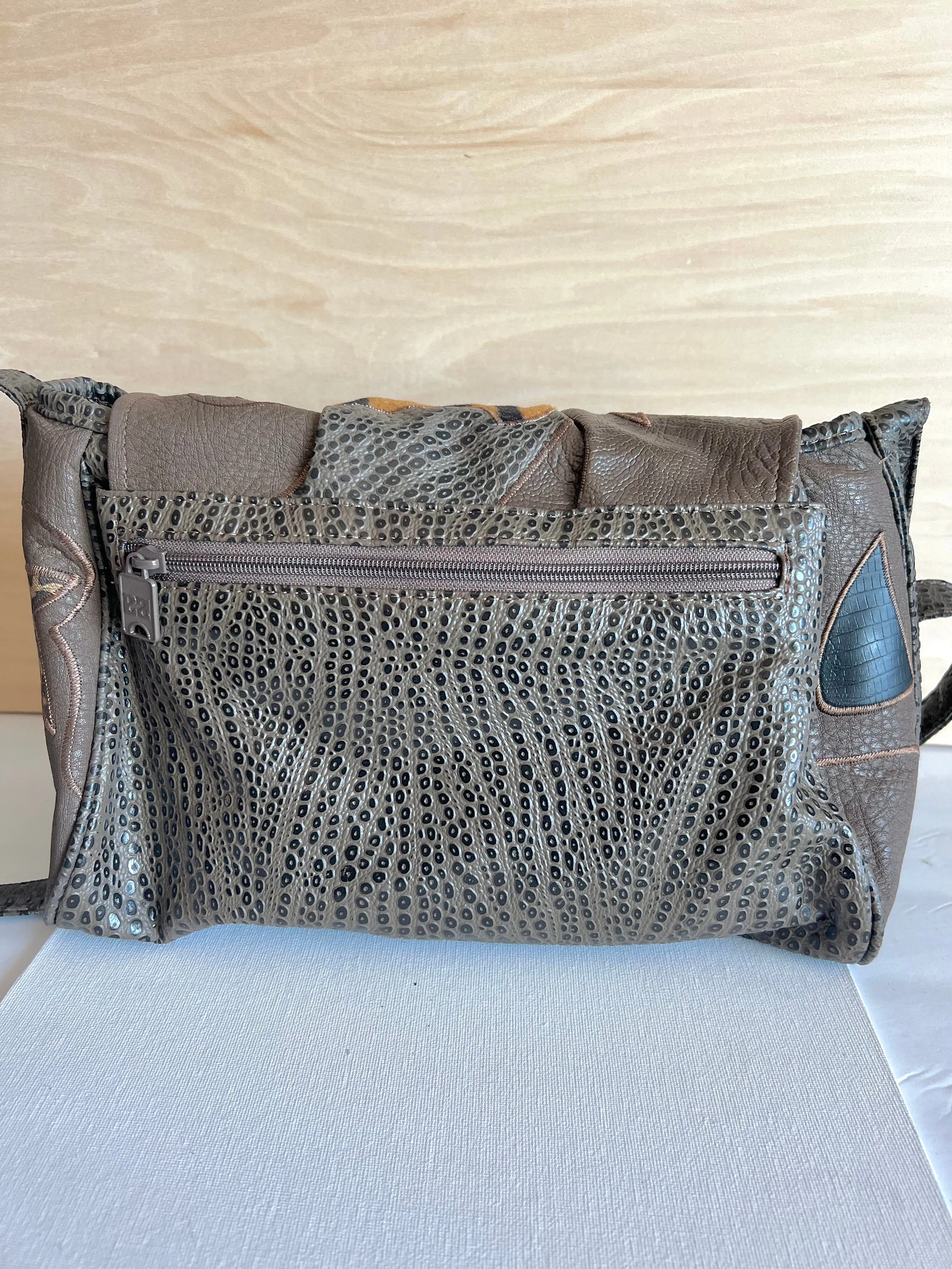 Vintage Brown Nas Handbag - Shop Now | Limited Stock, Free Shipping, Classic Style